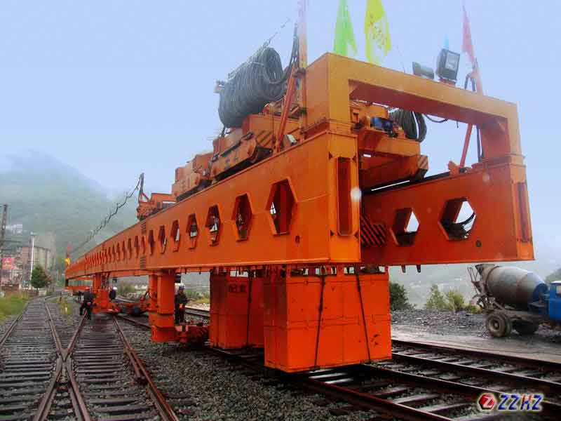 <b>Bridge Erecting Crane for Highway and Railway Projects</b>