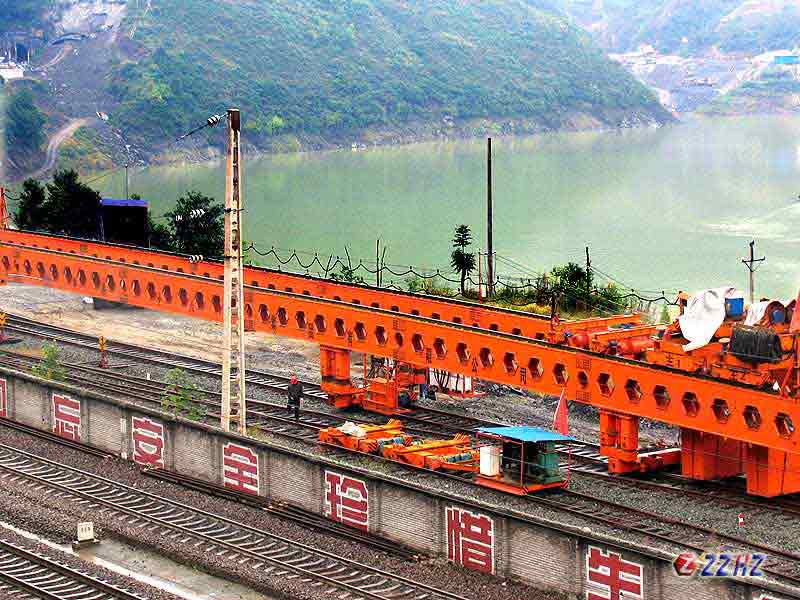 Bridge Erecting Crane for Highway and Railway Projects-3